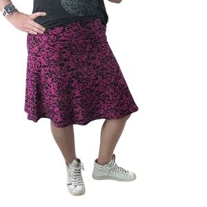 Lucy & Co RoseBud Circle Plum Skirt- NWT- Size Large